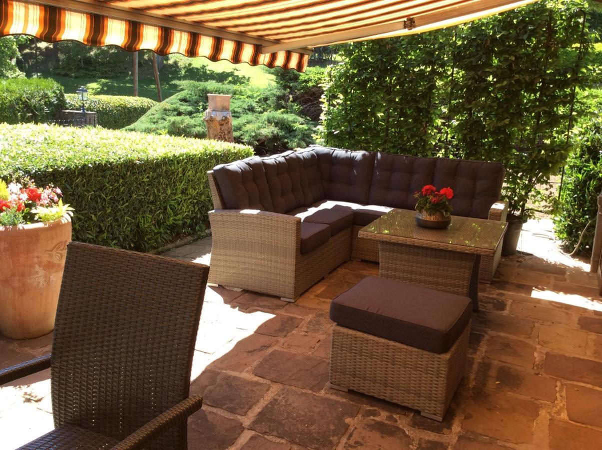 Les Chez Christine Bed & Breakfast 4*